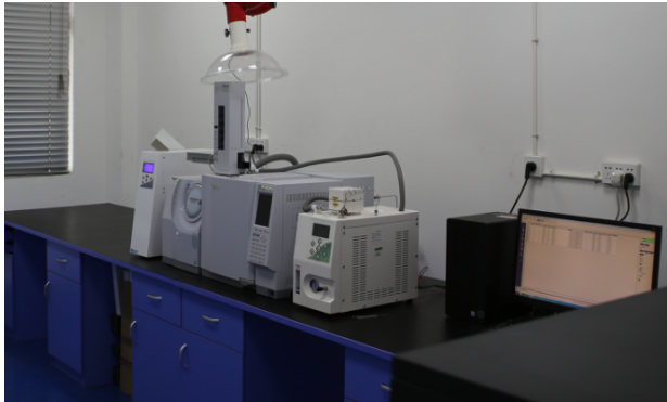 ����ɫ�V-�|(zh��)�V�x